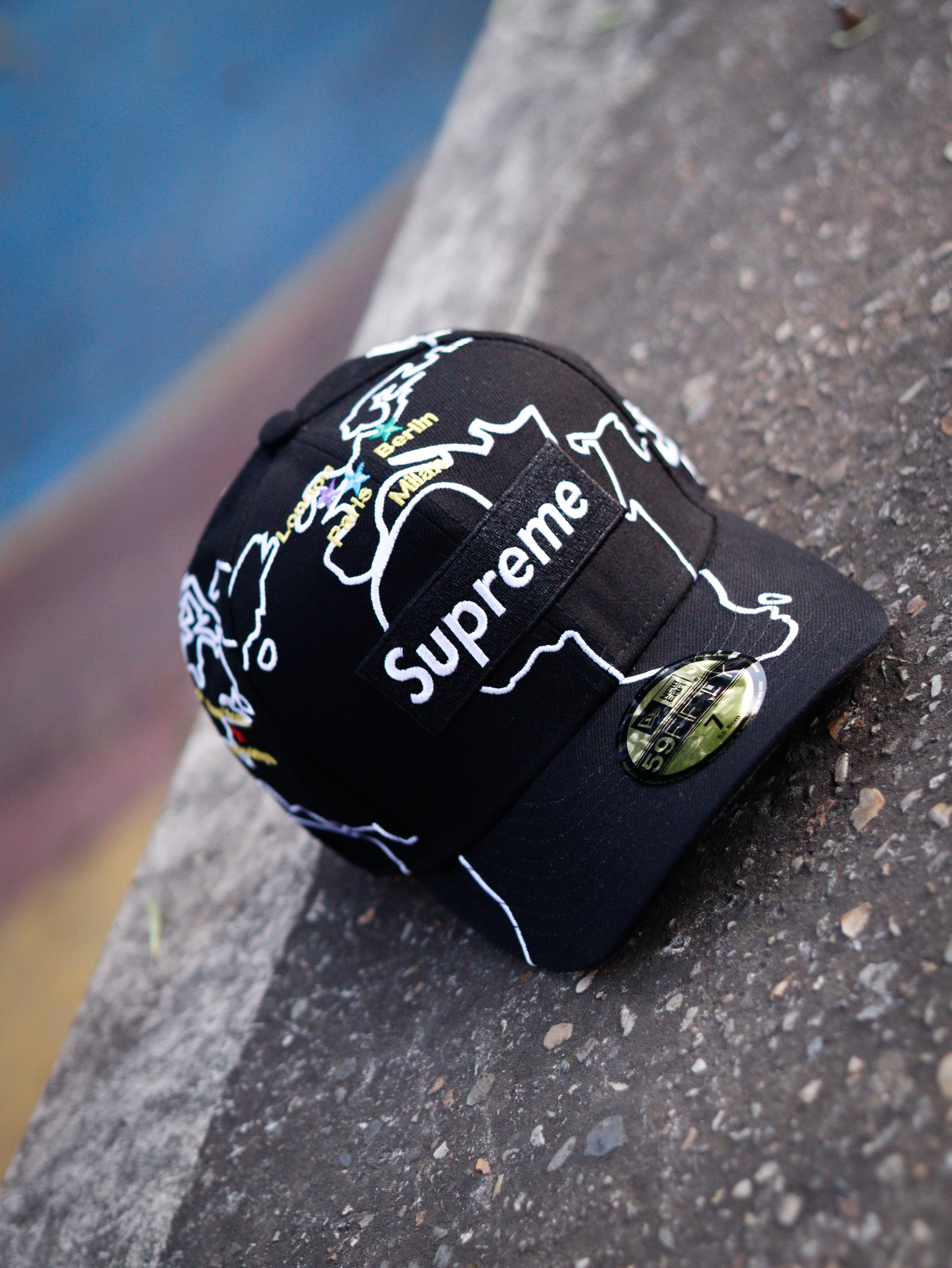 CAP SUPREME WORLDWIDE BOX LOGO NEW ERA HAT BLACK