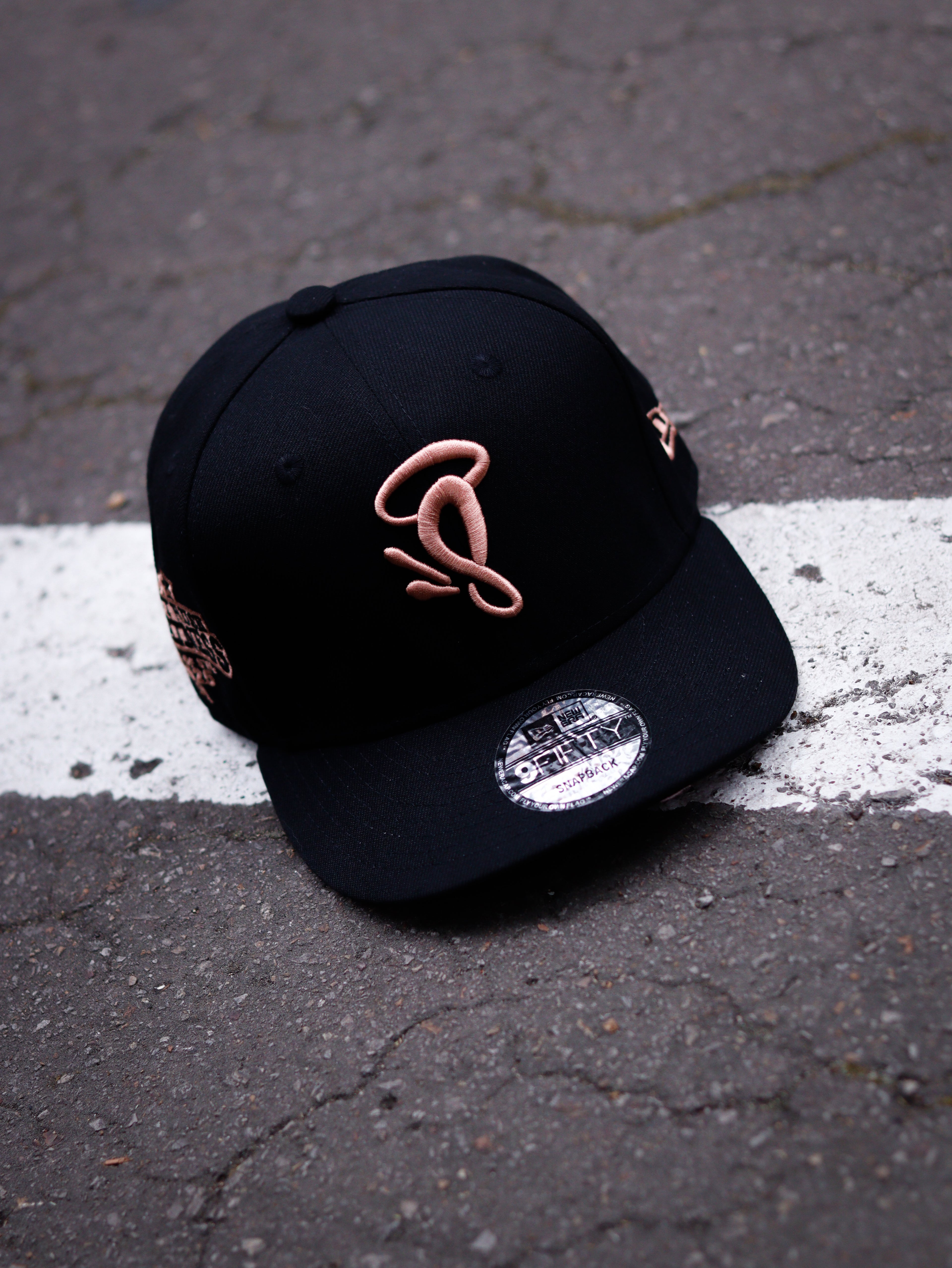 SYNA X NEW ERA 9FIFTY SNAPBACK CAP