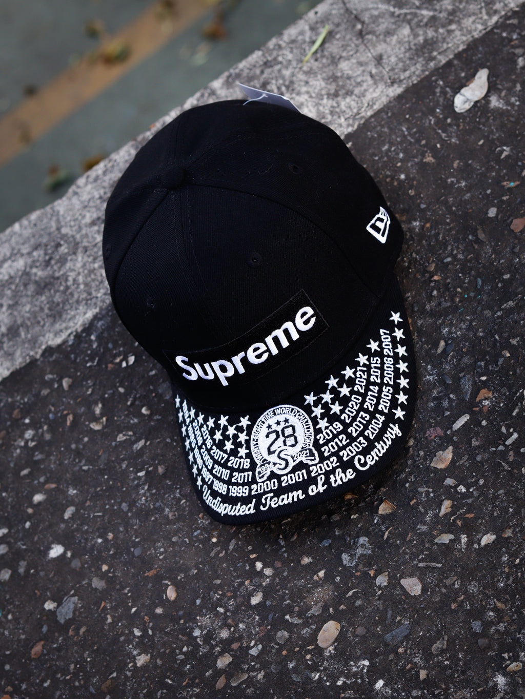 CAP SUPREME UNDISPUTED BOX LOGO HAT BLACK