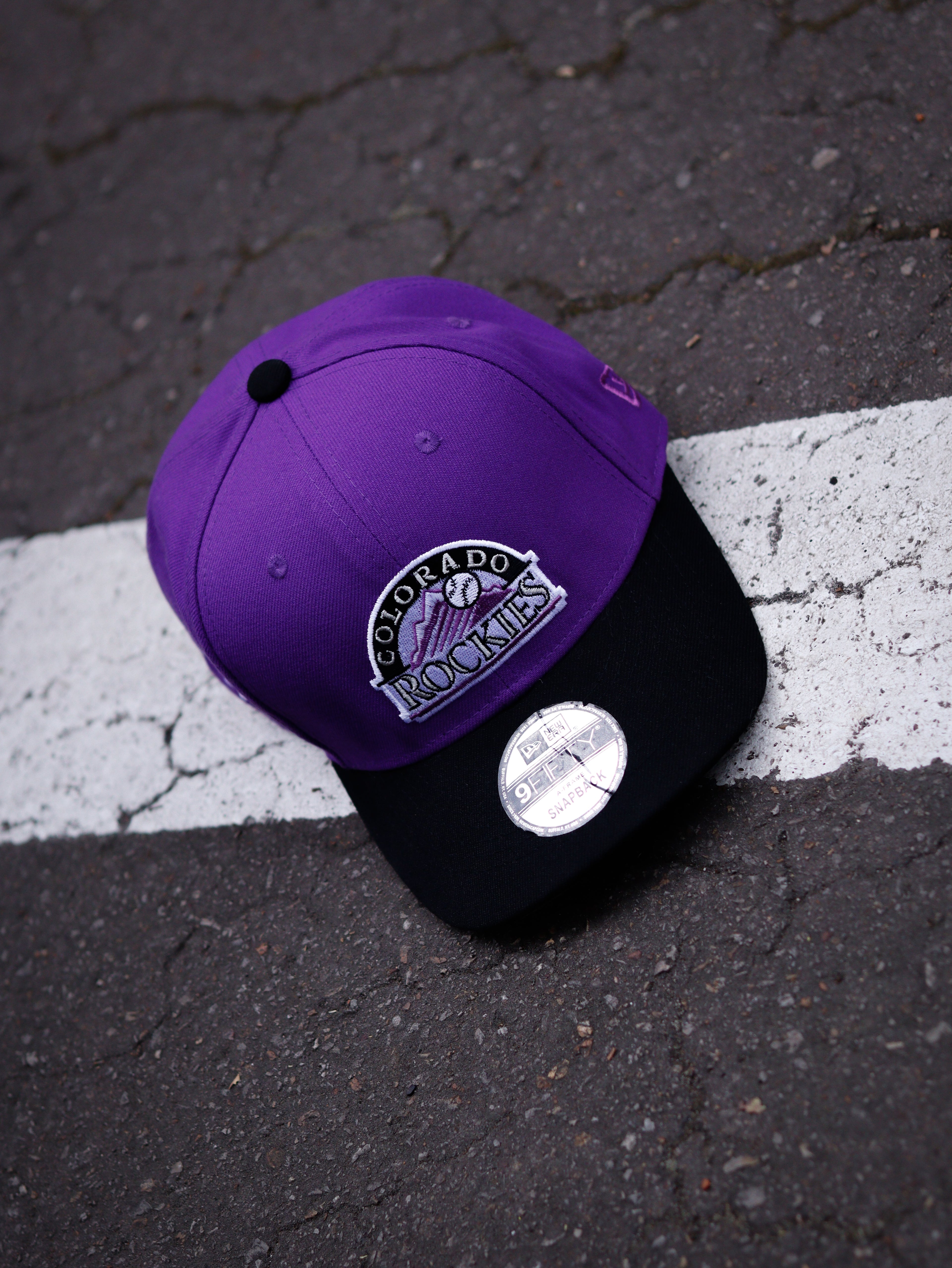 CAP COLORADO ROCKIES MORADO Y NEGRO