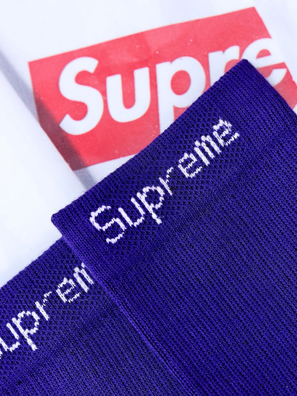 PAR DE MEDIAS SUPREME X HANES MORADO