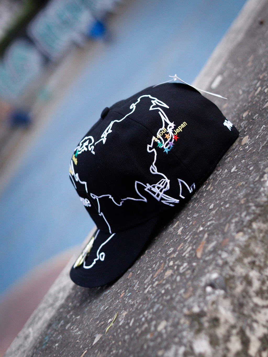 CAP SUPREME WORLDWIDE BOX LOGO NEW ERA HAT BLACK