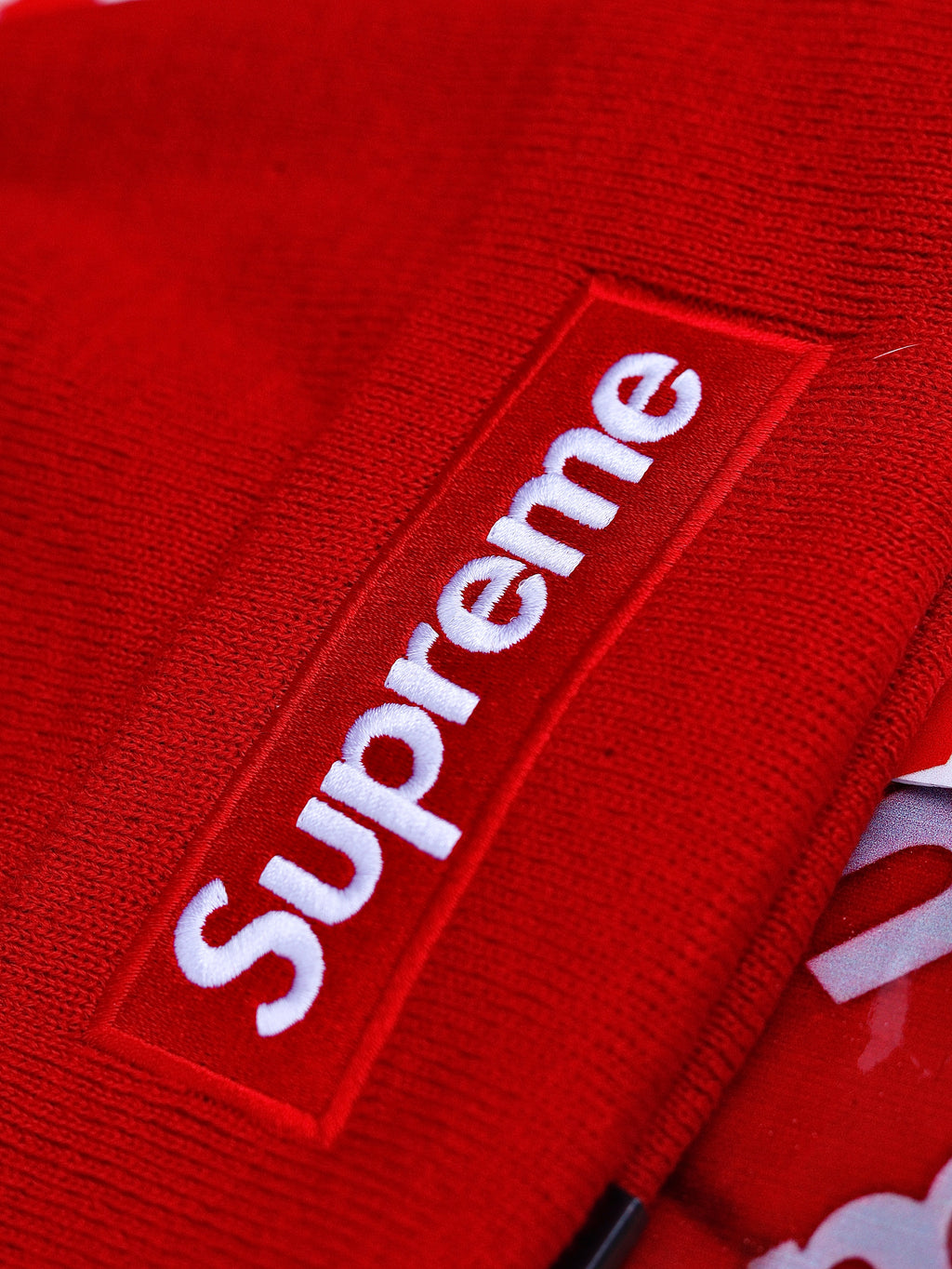 BEANIE SUPREME NEW ERA RED