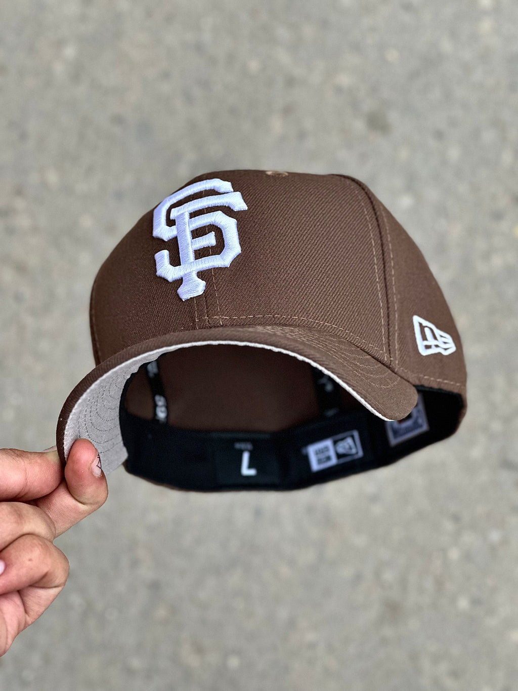 CAP NEW ERA GIANTS BROWN AND WHITE