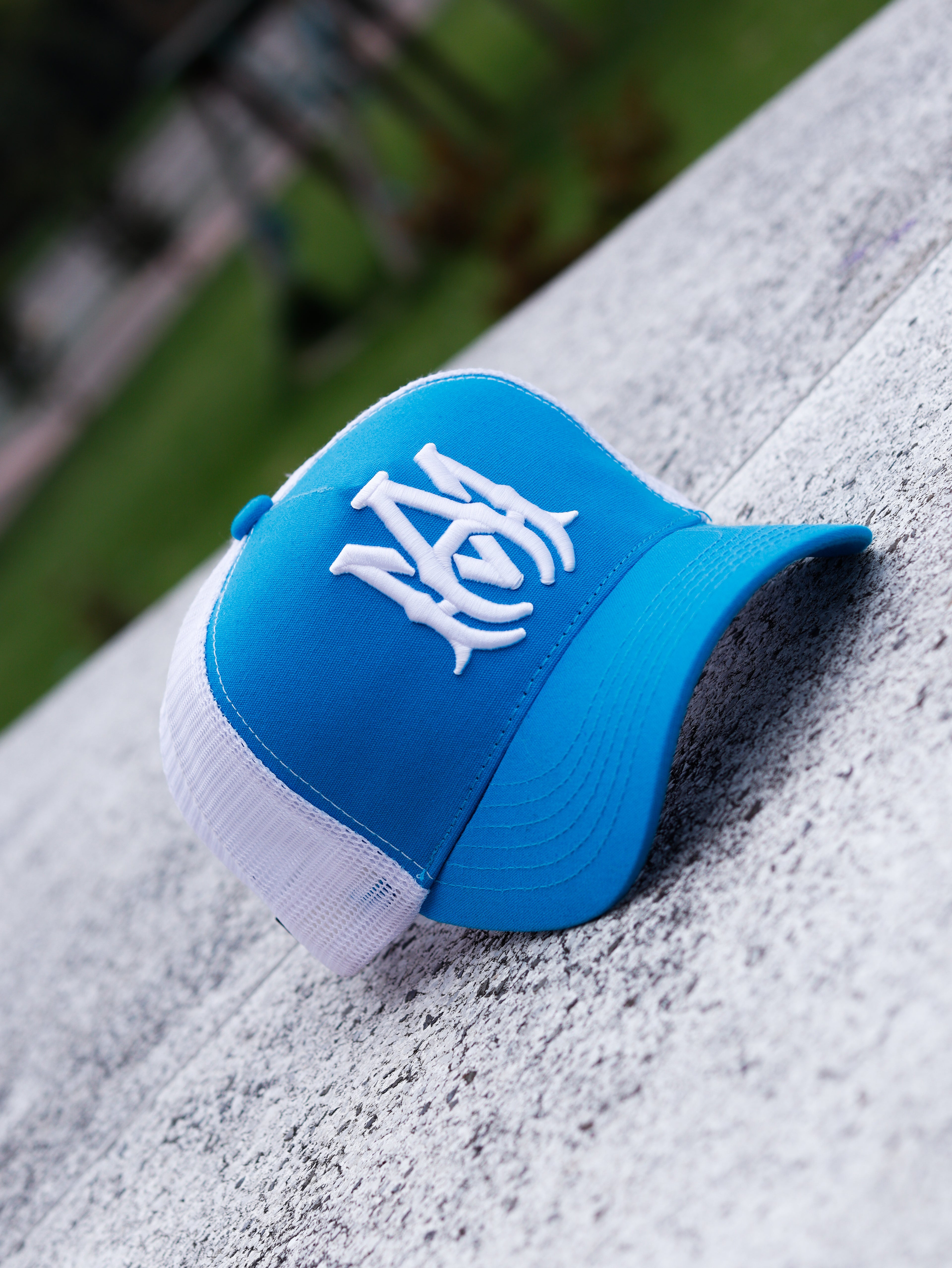 CAP AMIRI WHITE AND BLUE