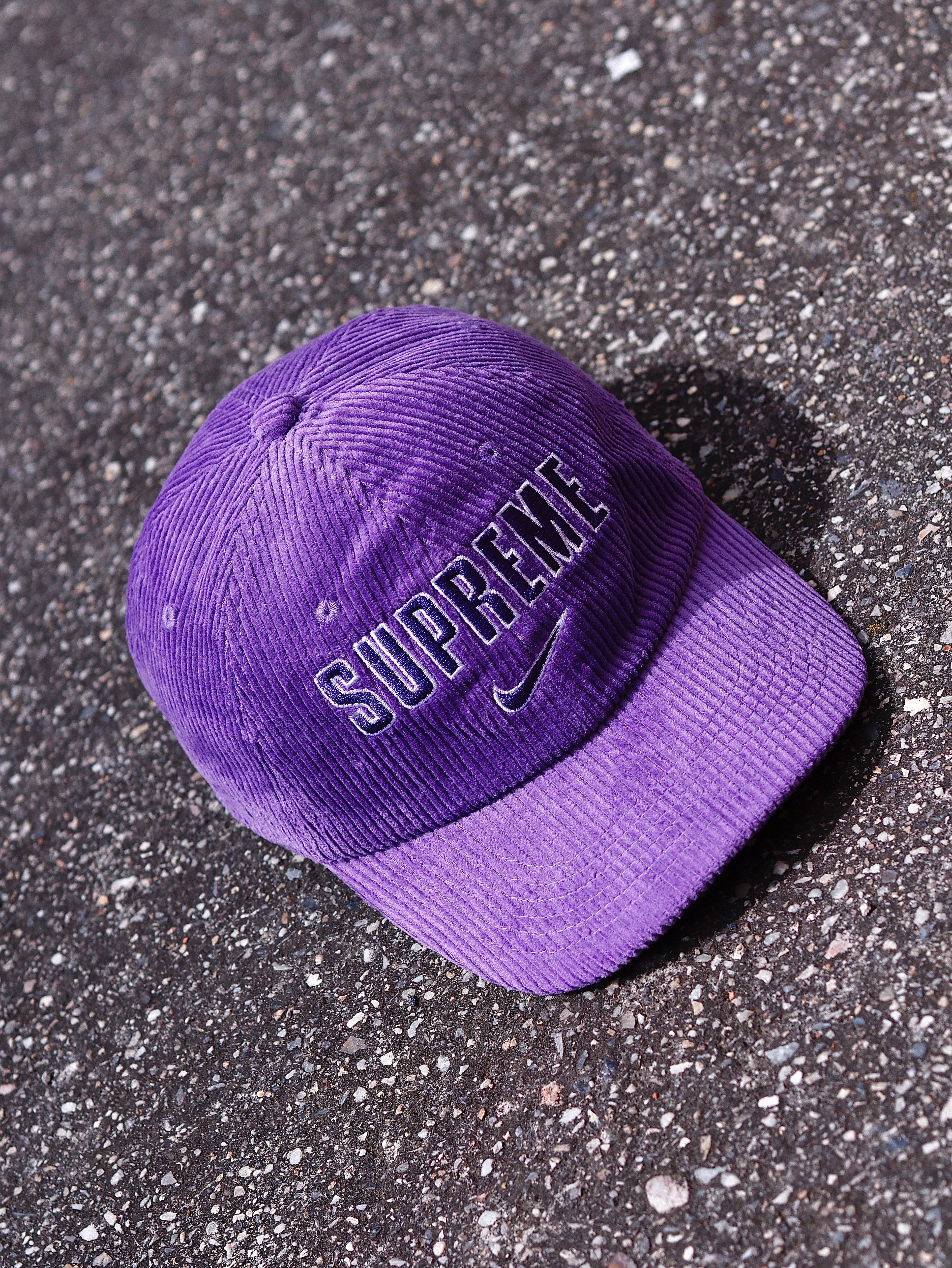 SUPREME X NIKE CAP CORDUROY MORADO