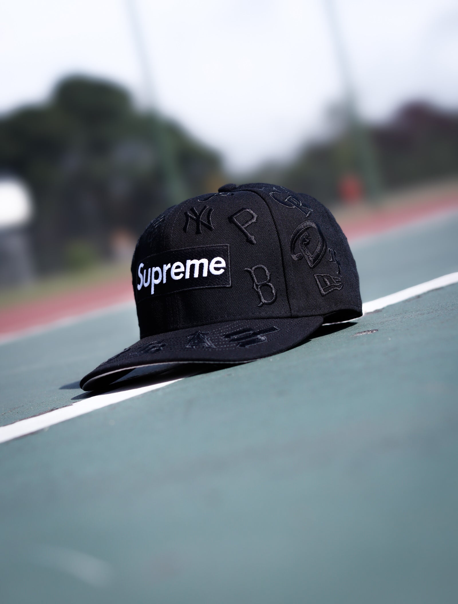 CAP NEW ERA X SUPREME ALL BLACK