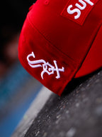 CAP RED X SUPREME “WHITE SOX” SNAPBACK