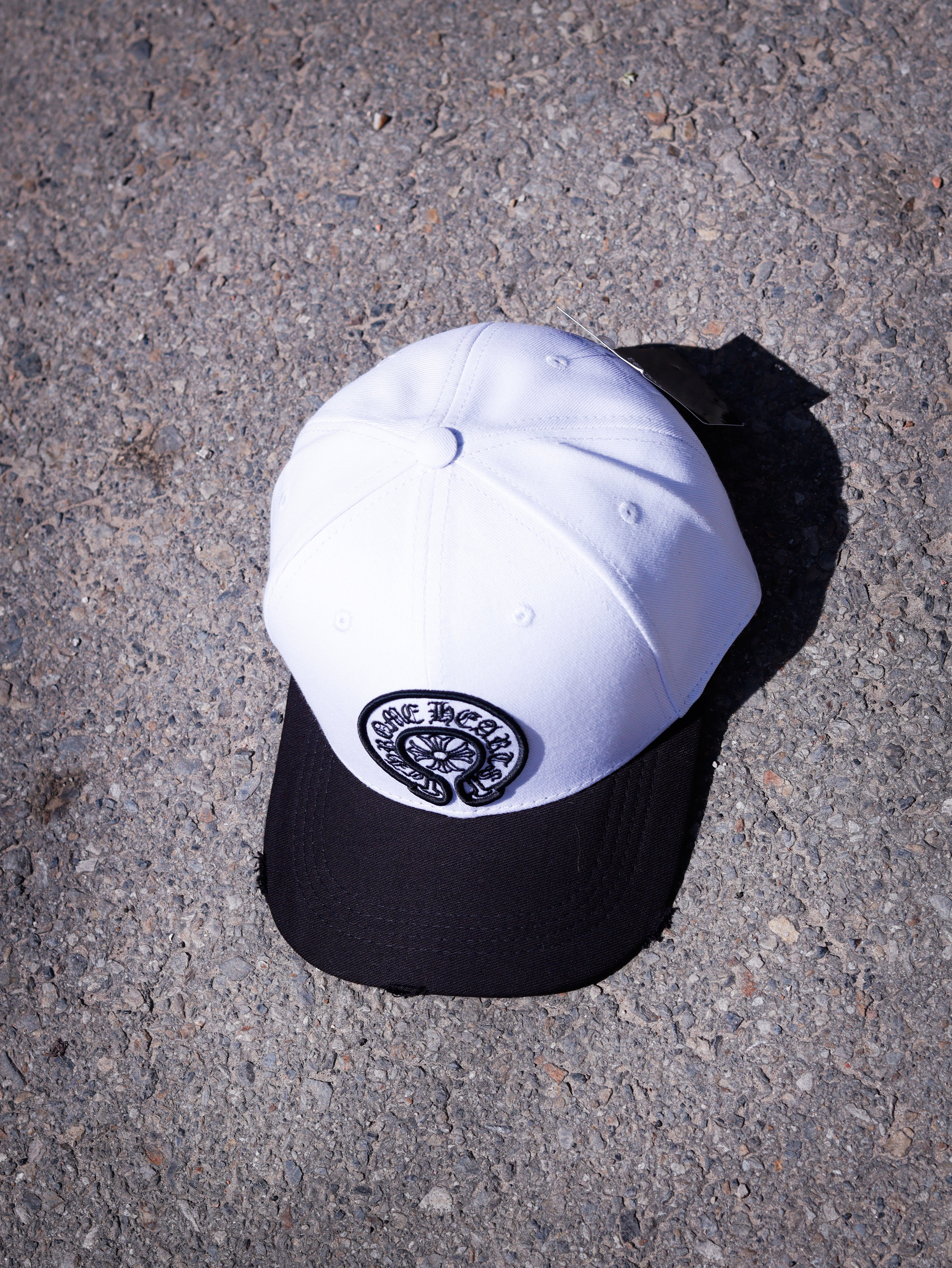 CAP CHROME HEARTS BLACK AND WHITE
