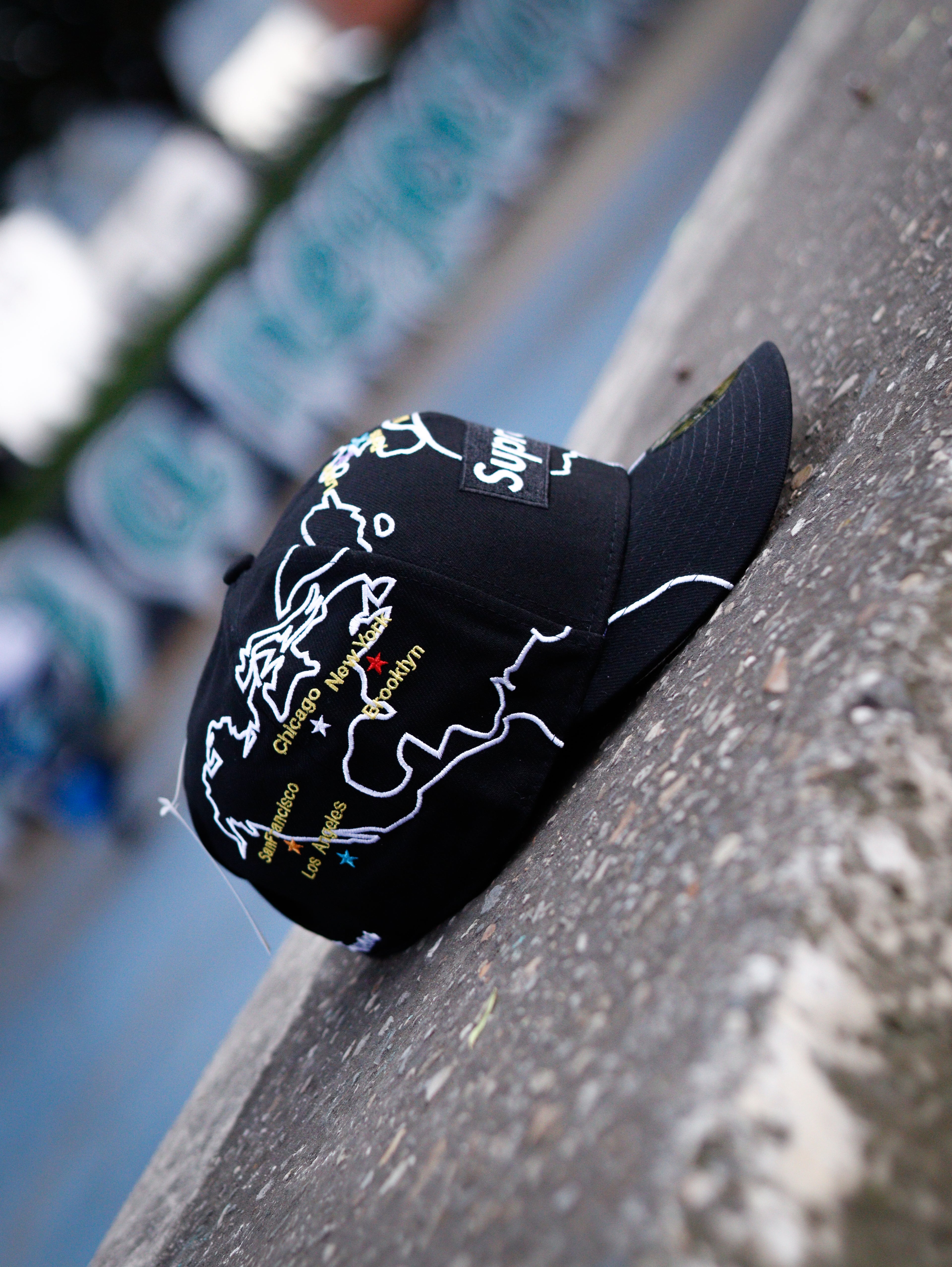 CAP SUPREME WORLDWIDE BOX LOGO NEW ERA HAT BLACK