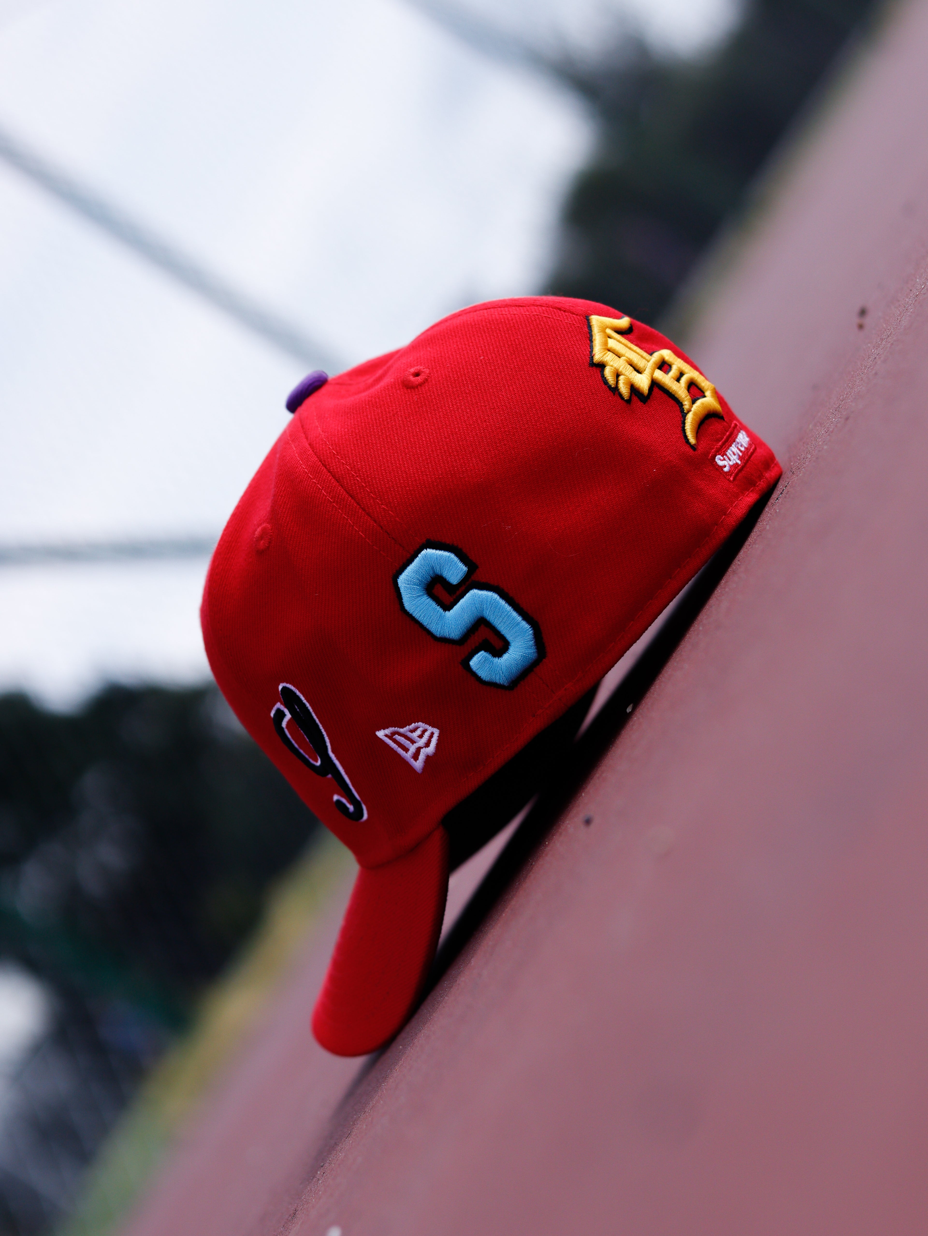 CAP SUPREME MULTI S LOGO RED