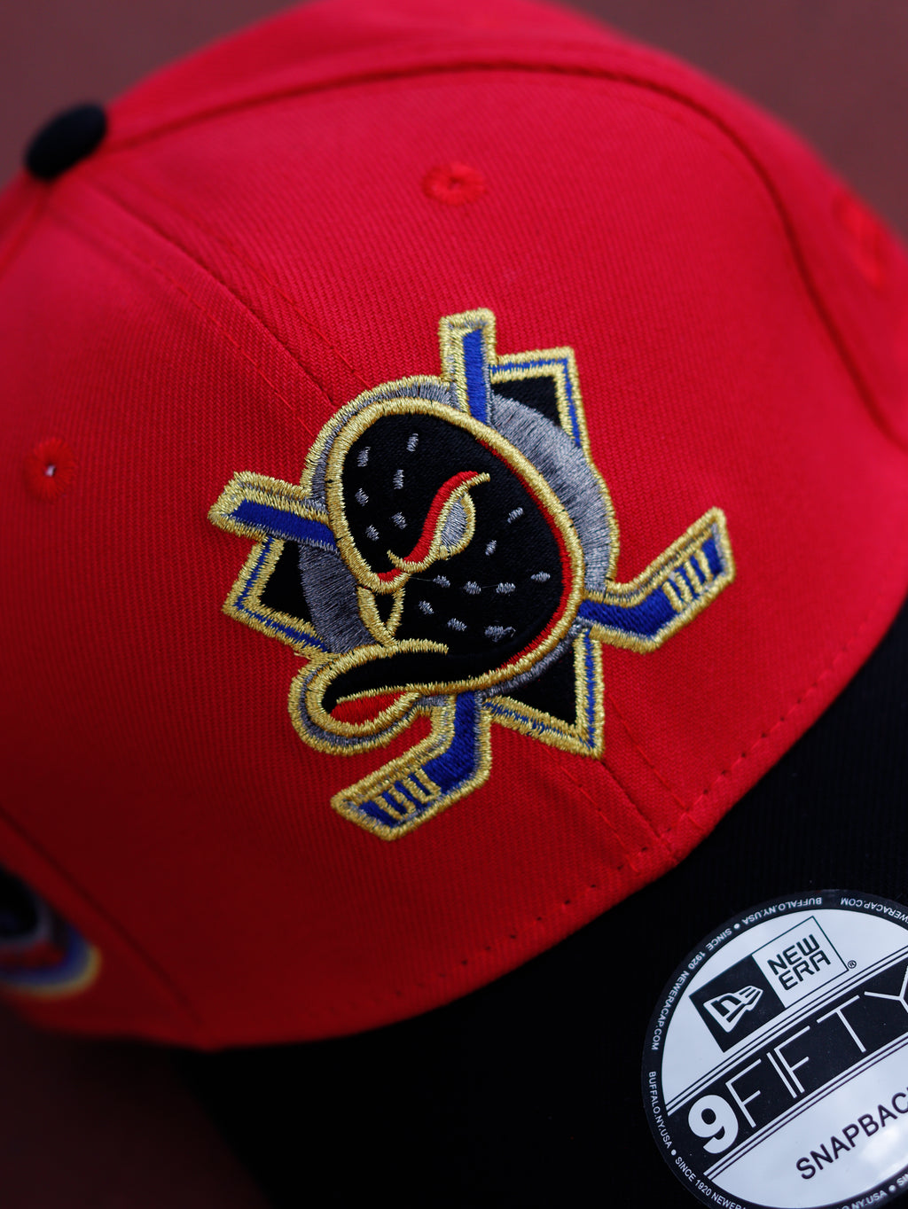 CAP NEW ERA ANAHEIM DUCKS RED AND BLACK