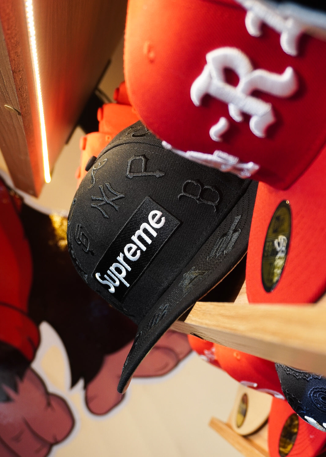 CAP NEW ERA X SUPREME ALL OVER BLACK