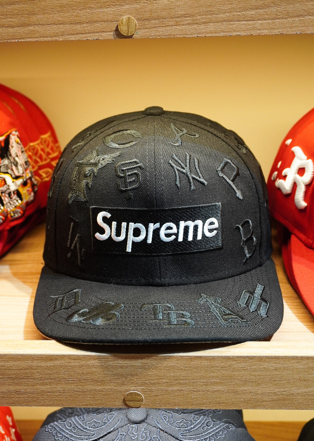 CAP NEW ERA X SUPREME ALL OVER BLACK