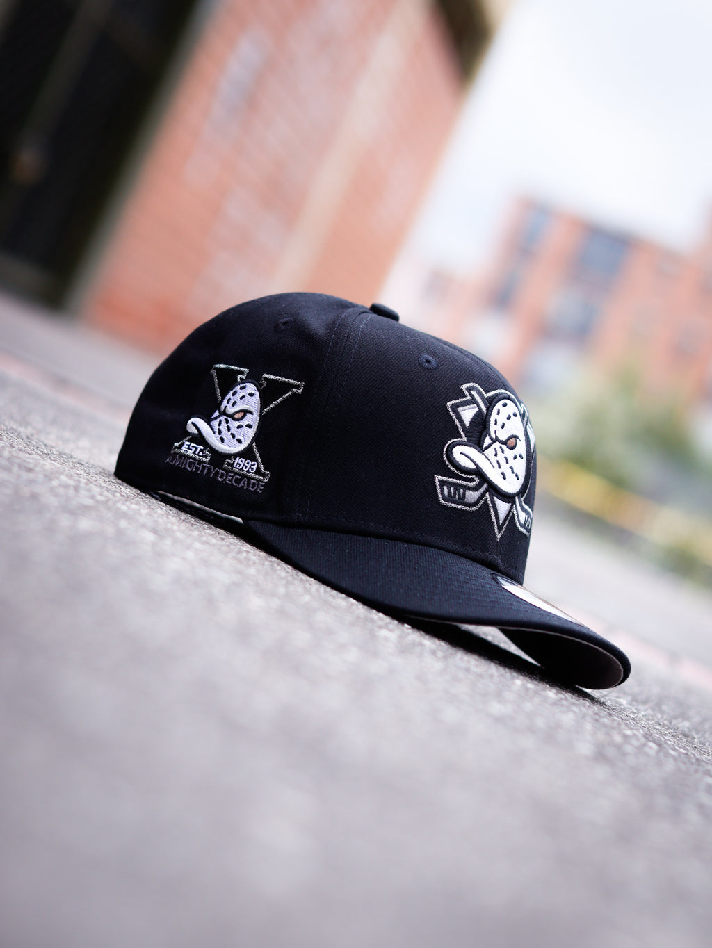 ANAHEIM DUCKS BLACK AND WHITE SNAPBACK