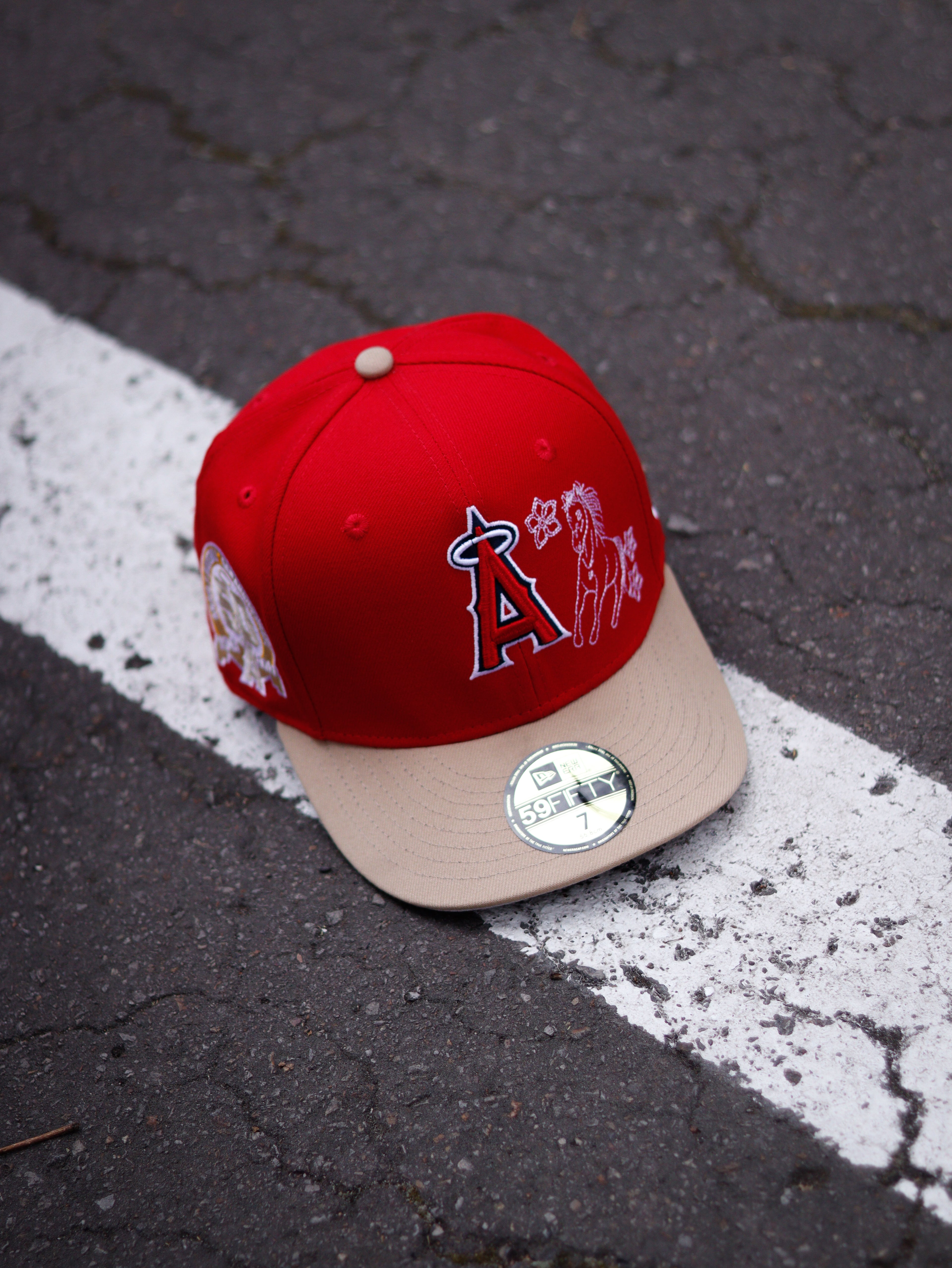 CAP NEW ERA ANGELS ROJA CON BEIGE