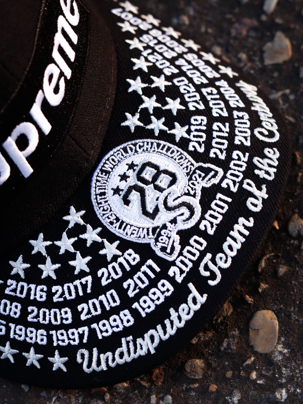 CAP SUPREME UNDISPUTED BOX LOGO HAT BLACK