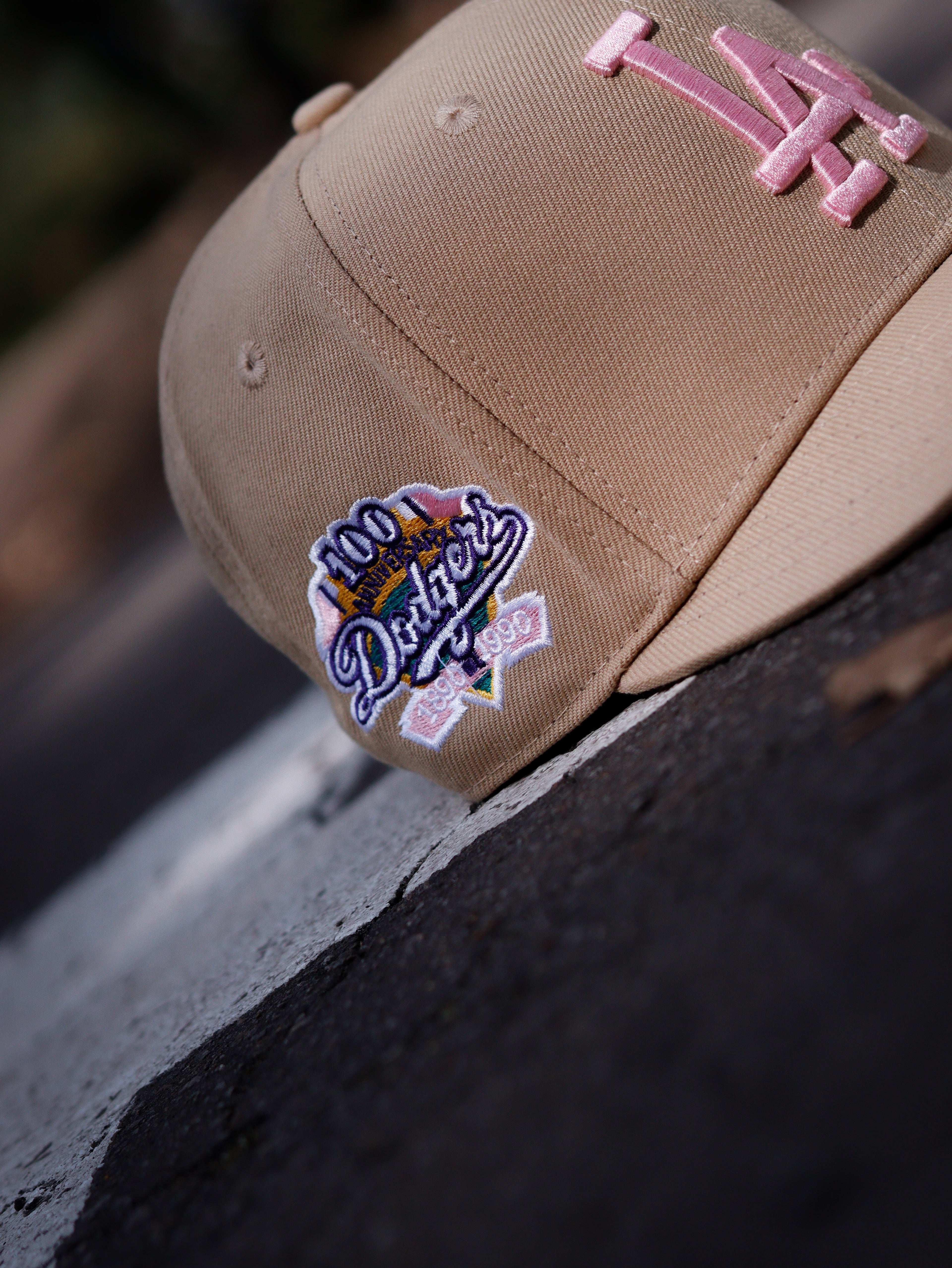 CAP NEW ERA DODGERS BEIGE CON ROSA