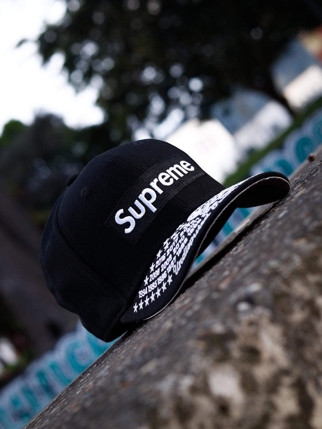CAP SUPREME UNDISPUTED BOX LOGO HAT BLACK
