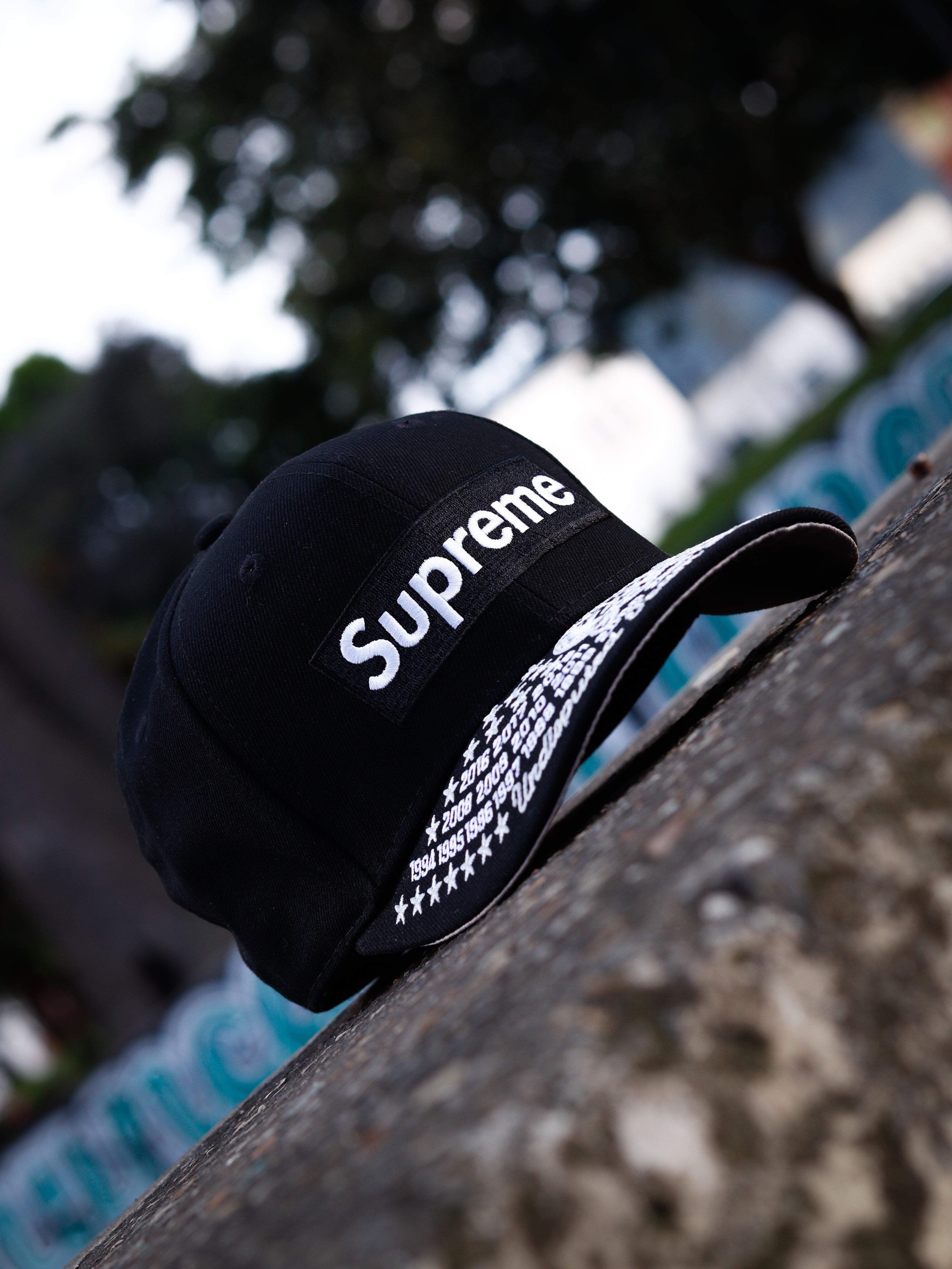 CAP SUPREME UNDISPUTED BOX LOGO HAT BLACK