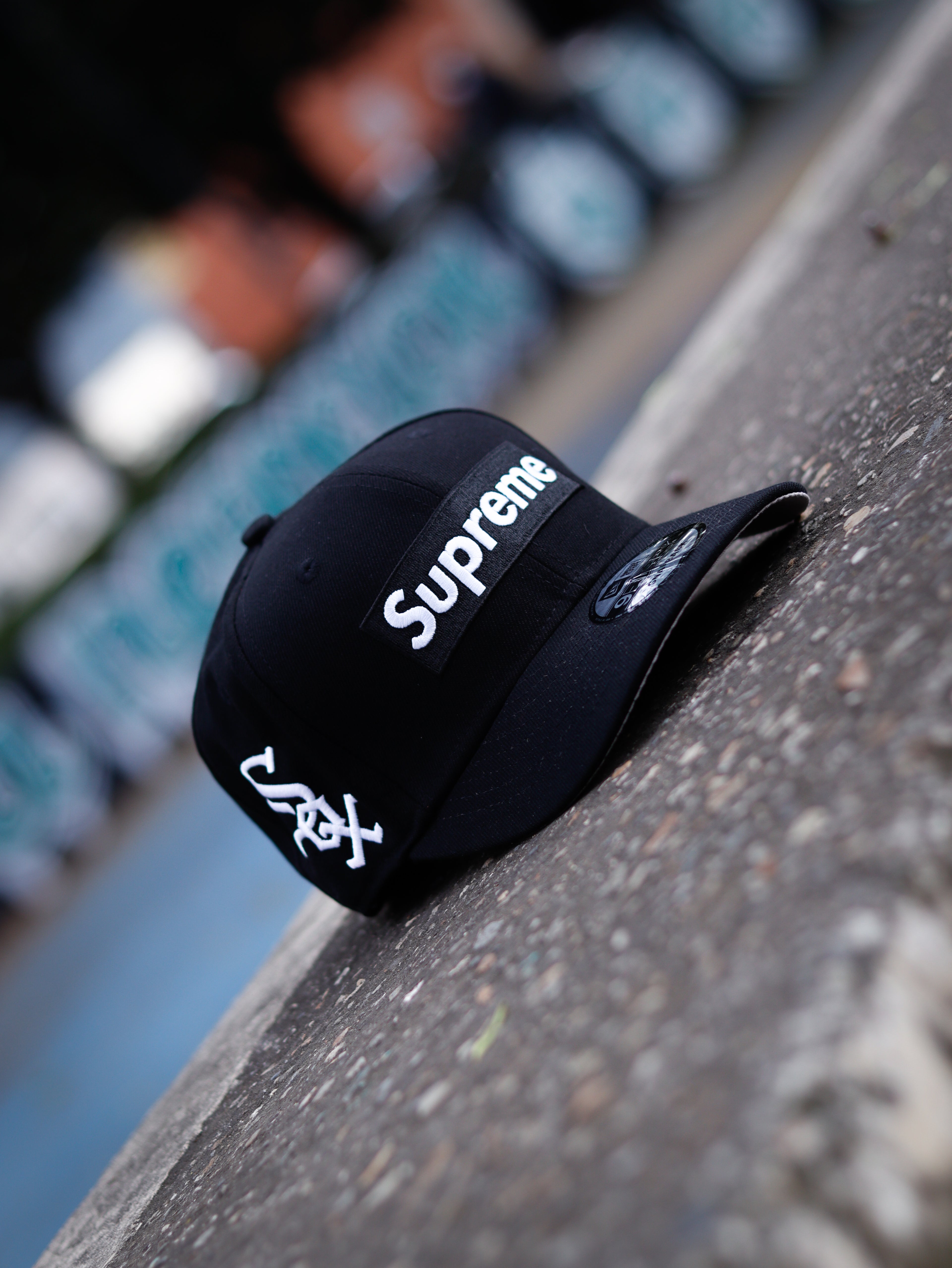CAP BLACK X SUPREME “WHITE SOX” SNAPBACK