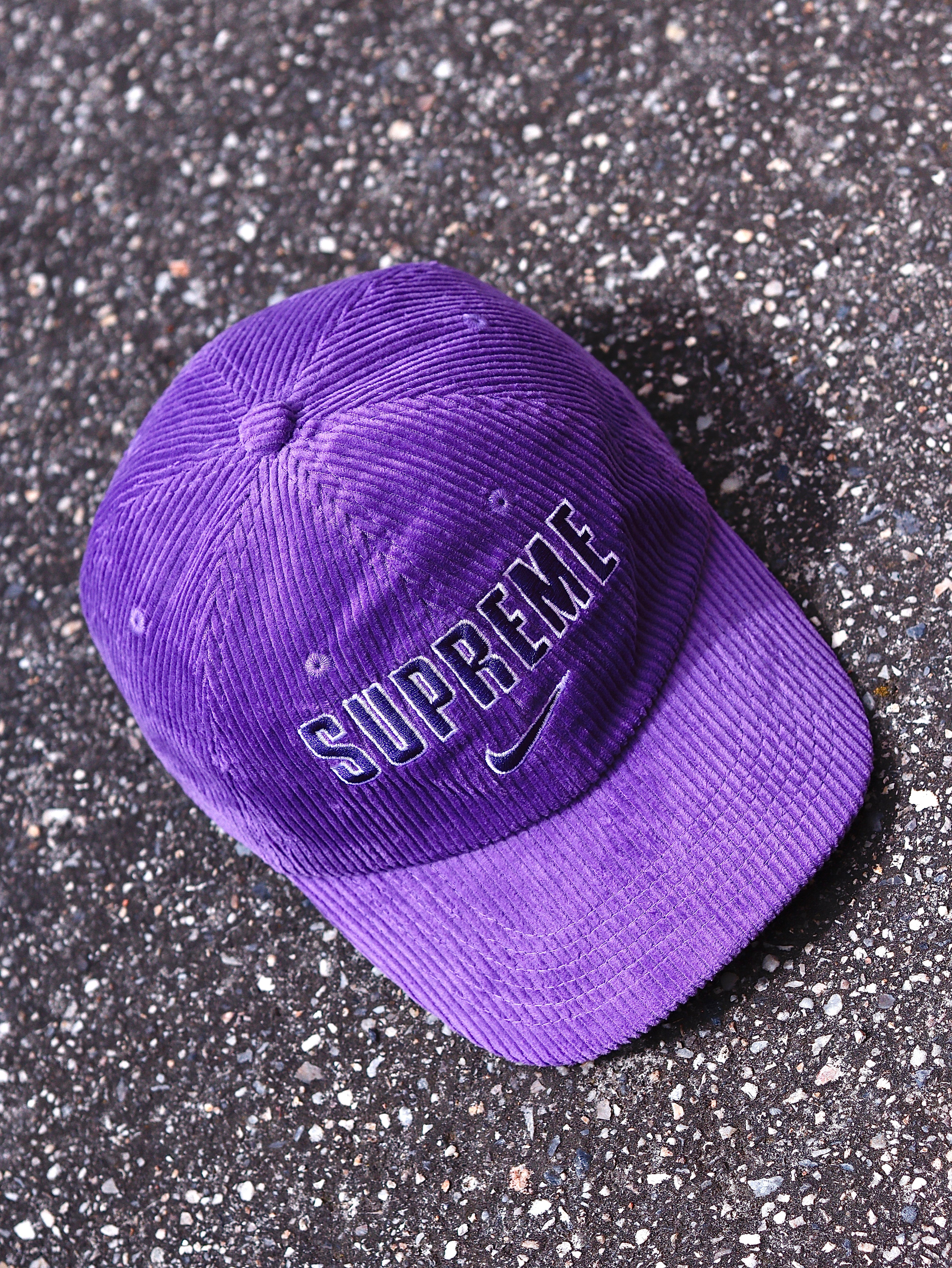 SUPREME X NIKE CAP CORDUROY MORADO