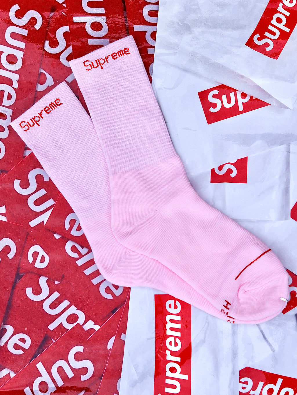 PAR DE MEDIAS SUPREME X HANES ROSA