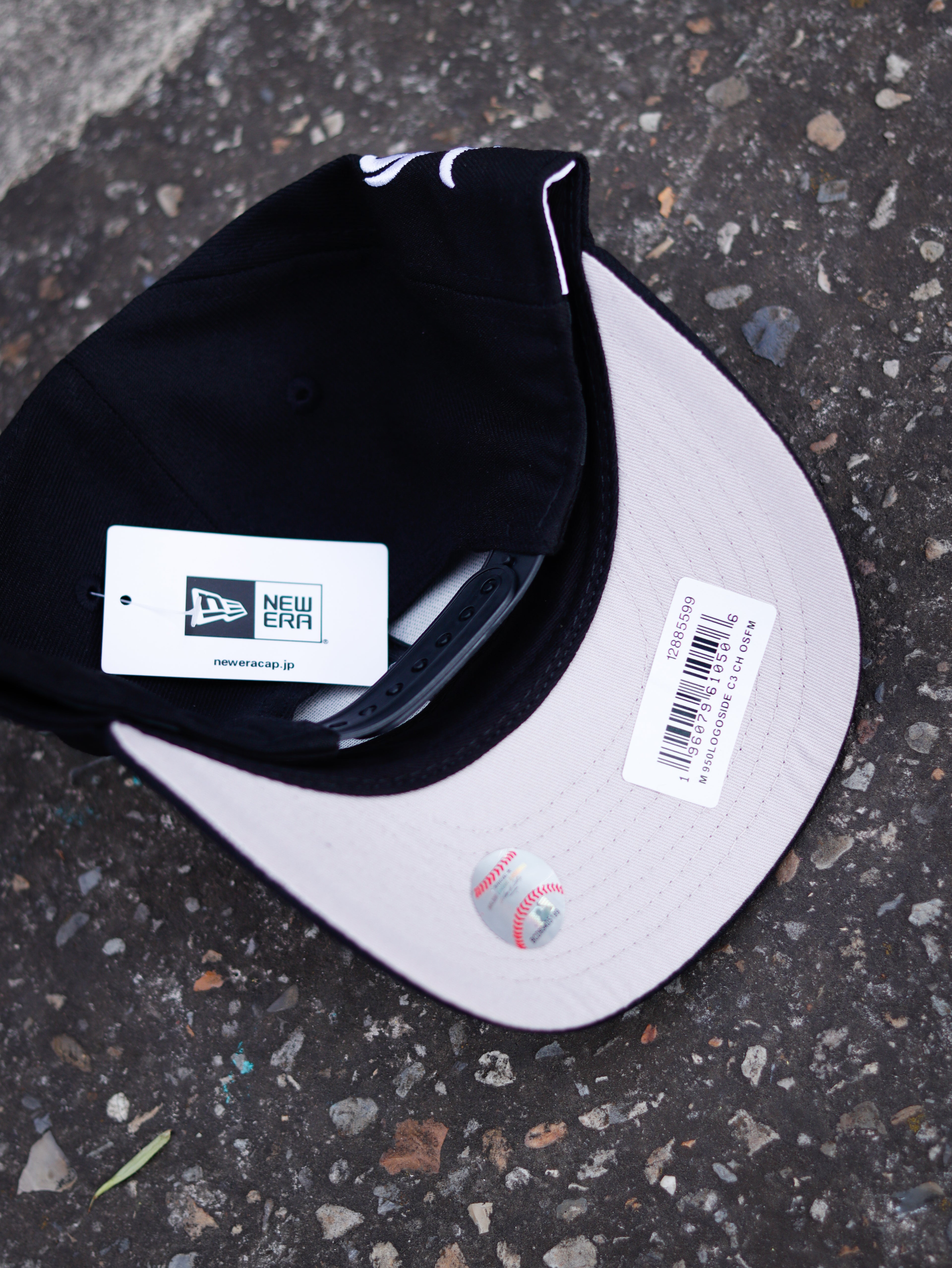 CAP BLACK X SUPREME “WHITE SOX” SNAPBACK