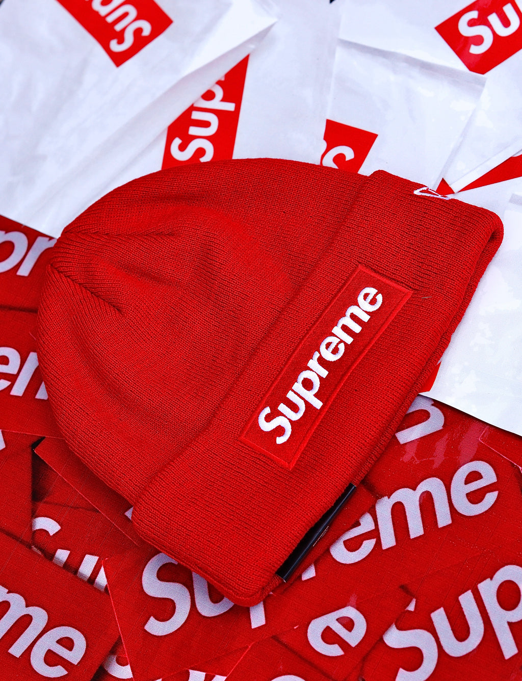 BEANIE SUPREME NEW ERA RED