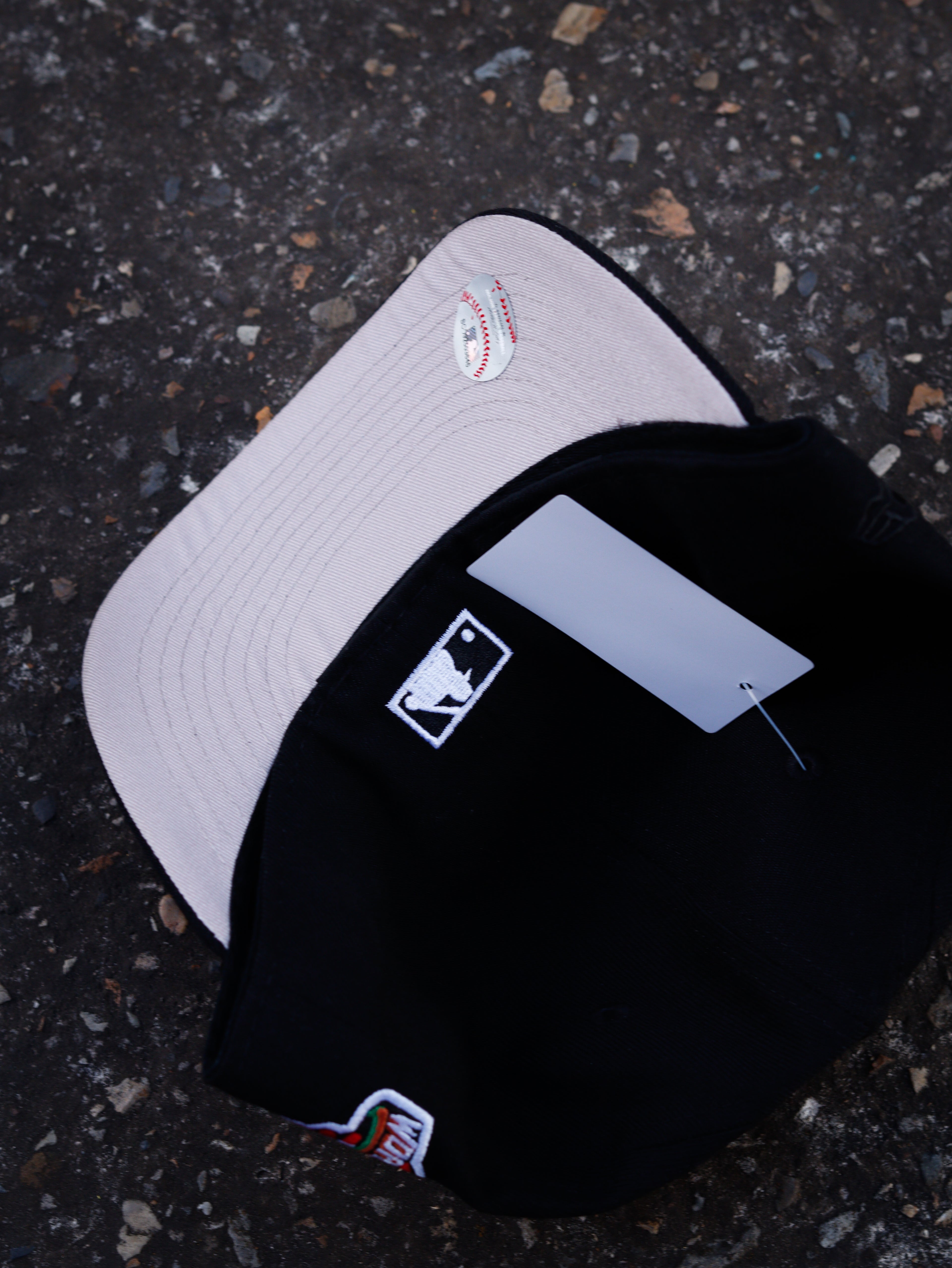 CAP NEW ERA DIAMONDS BLACK AND WHITE