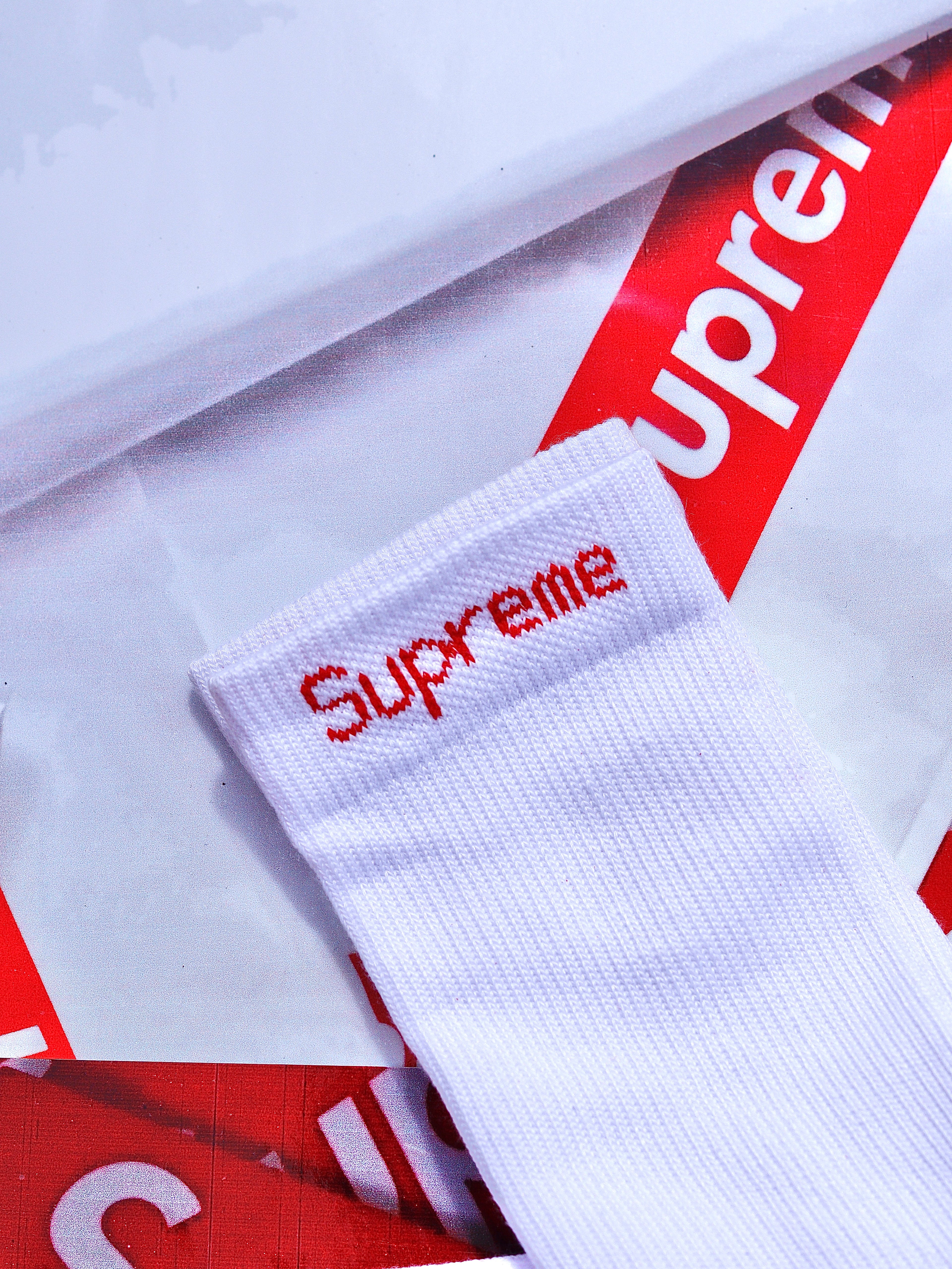 PAR DE MEDIAS SUPREME X HANES BLANCO