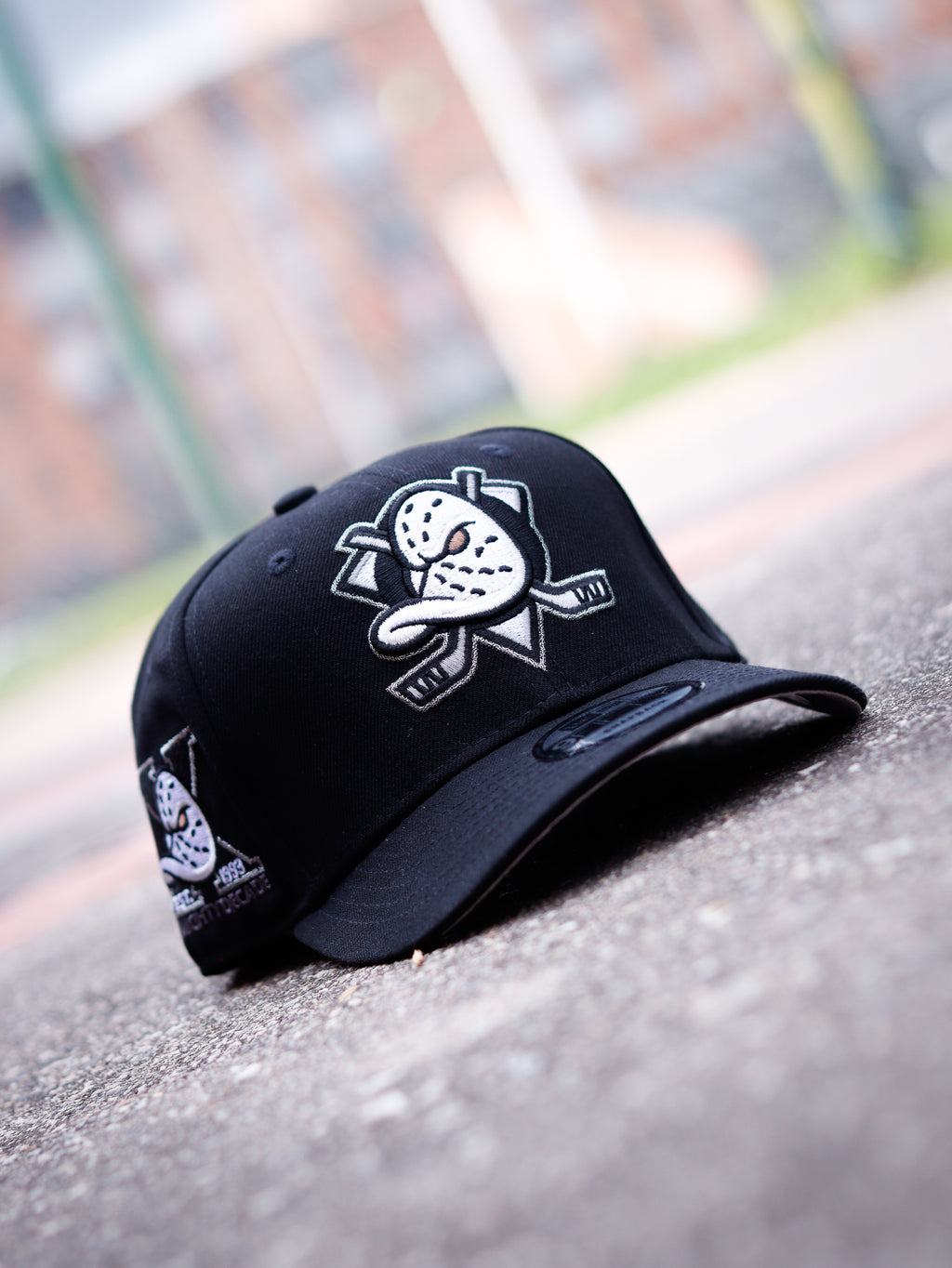 ANAHEIM DUCKS BLACK AND WHITE SNAPBACK