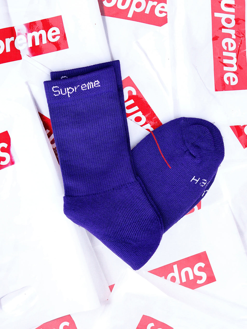 PAR DE MEDIAS SUPREME X HANES MORADO