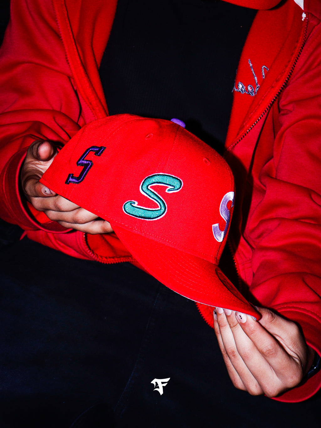 CAP SUPREME MULTI S LOGO RED