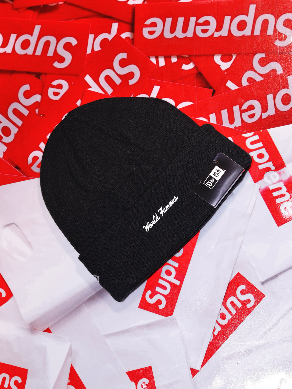 BEANIE SUPREME NEW ERA LOGO BLACK