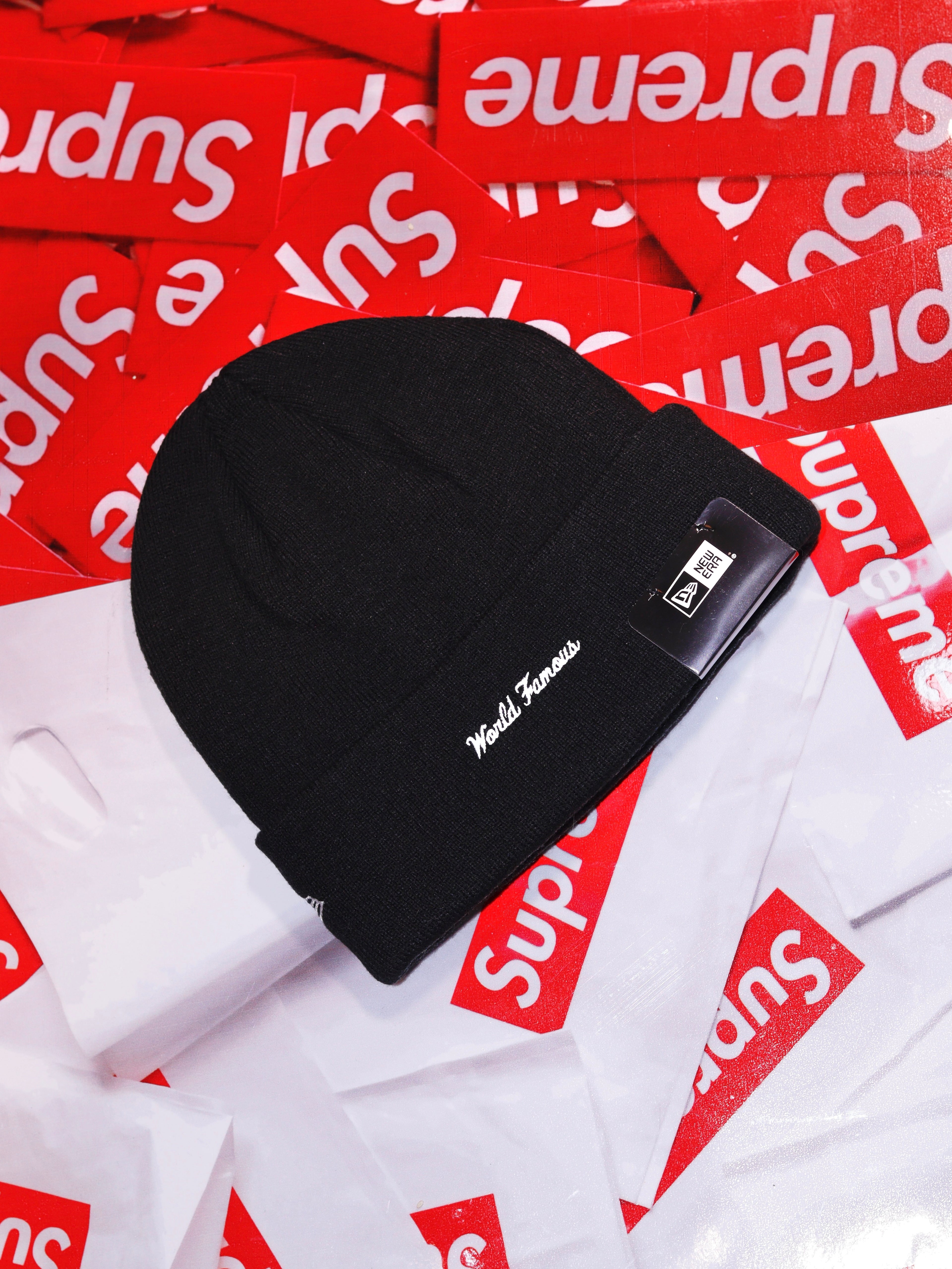 BEANIE SUPREME NEW ERA LOGO BLACK