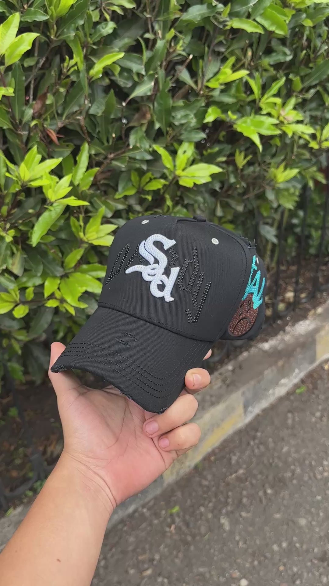 Cap Dandy Hats x Junior H Edición Psicodélica